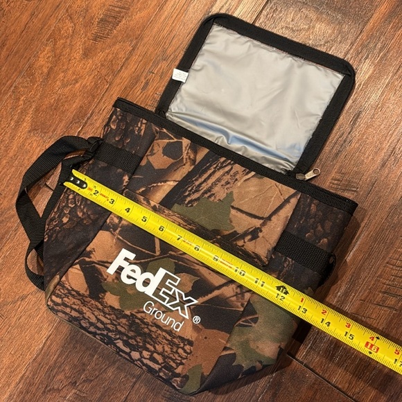FedEx Ground Camo Brown and Black Insulated Bag - Picture 7 of 12